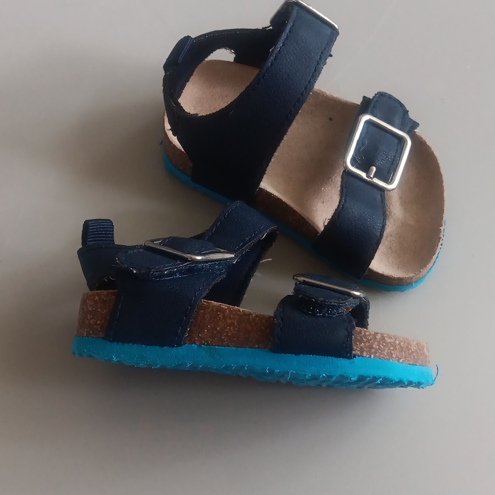 Children's place sandals - Picture 2 of 4
